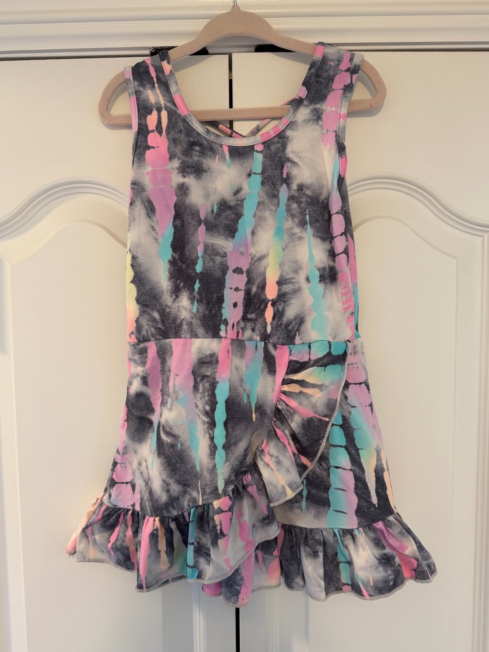 Absolutely adorable girls dress!
